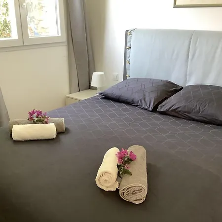 La Terrasse Des Lauriers Sur L'ile Du Levant Appartement *